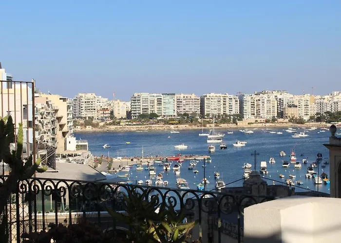 Alojamento de Acomodação e Pequeno-almoço Rotas B St. Julian's